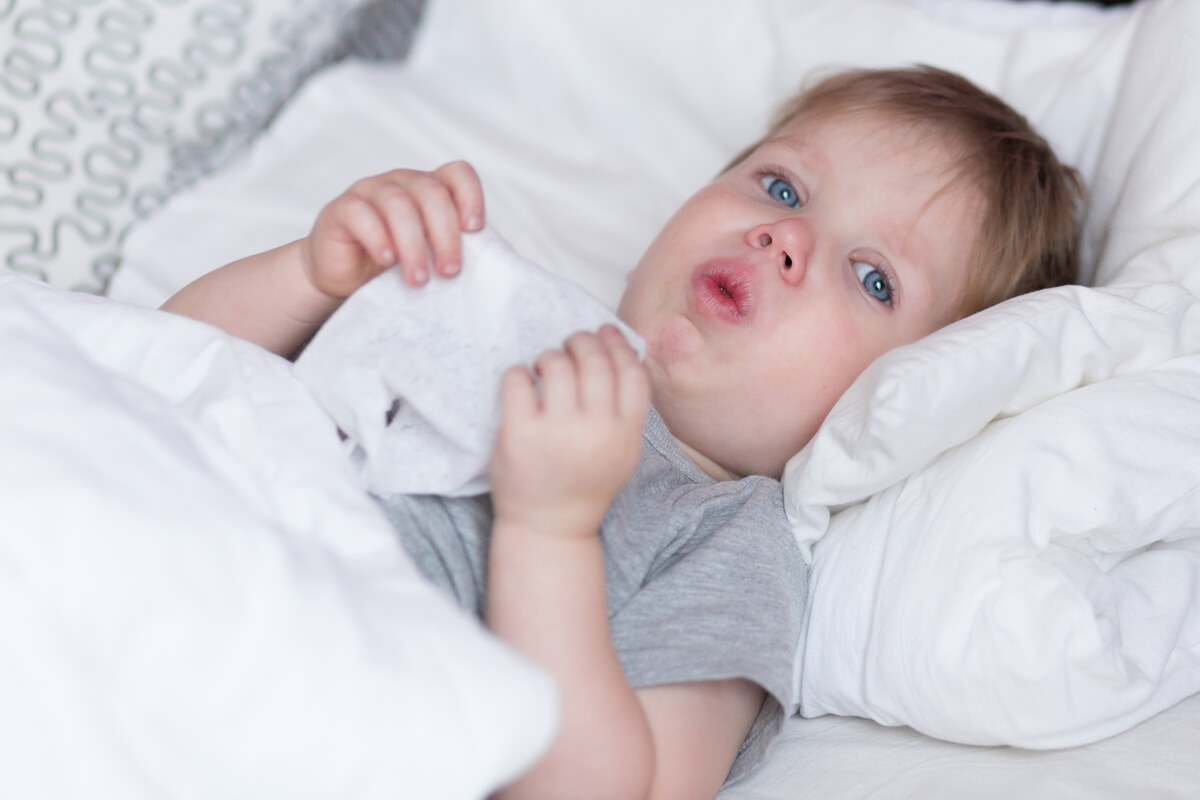 7 Remedios caseros para la tos en bebés (con flemas o seca