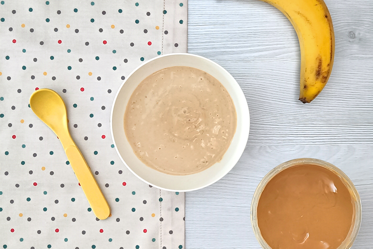 Receta de papilla de plátano y mantequilla de cacahuete para bebés