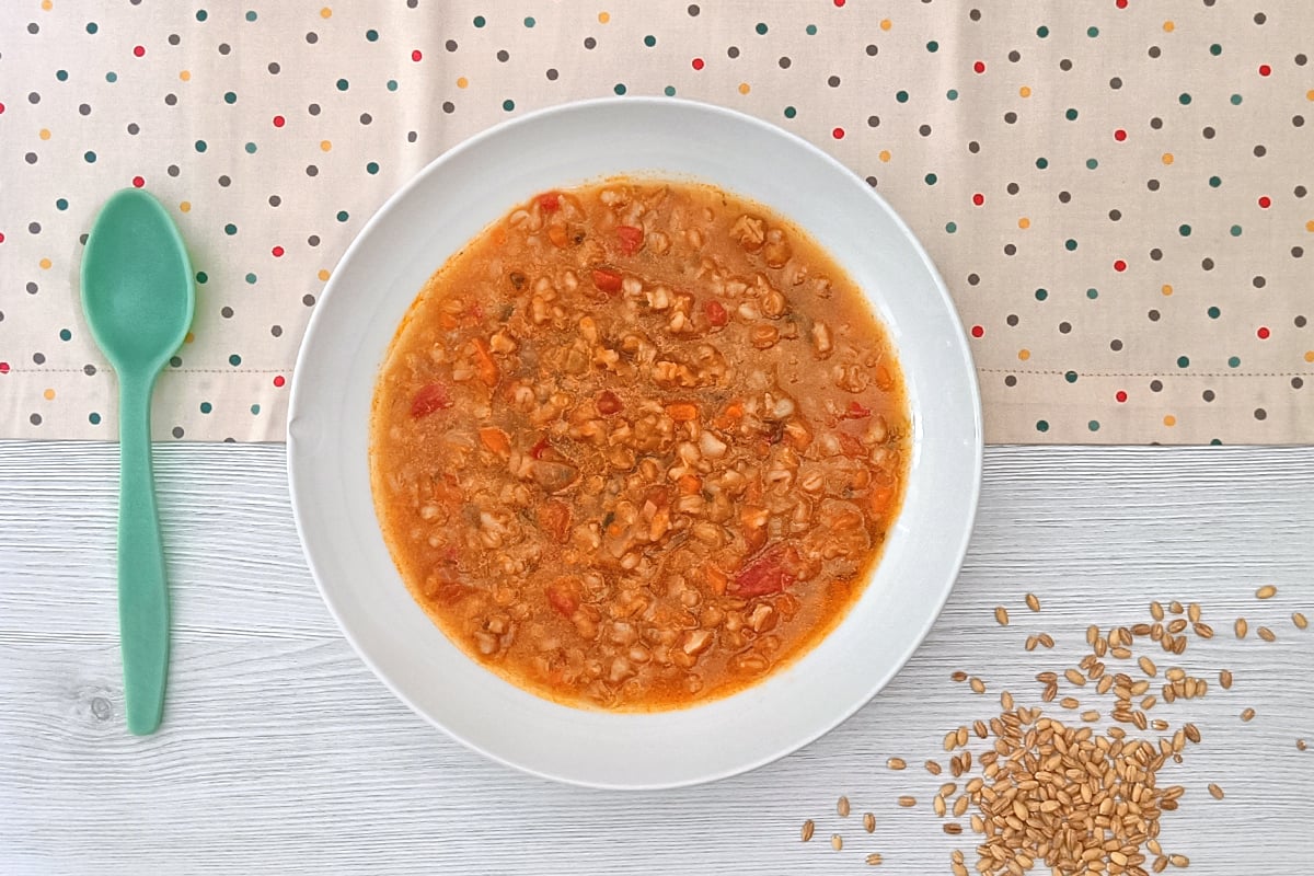 Receta de sopa de cebada con verduras para bebés y niños