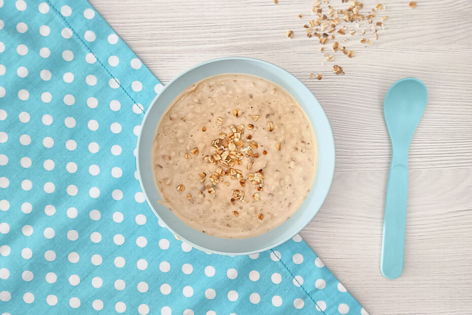 Receta de yogur con avena y mantequilla de cacahuete para niños y bebés