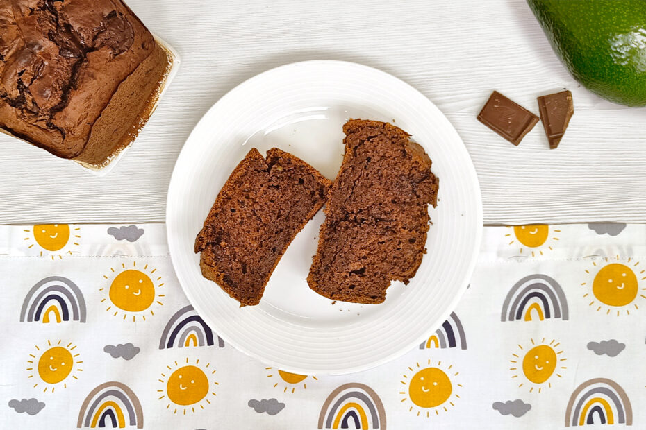 Receta de bizcocho de cacao y aguacate para niños y bebés